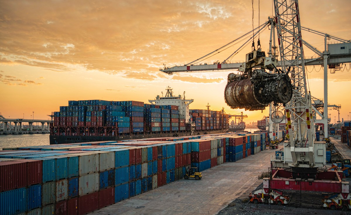 Ramadan and Eid Shipping Calendar: When to Book Your Slot