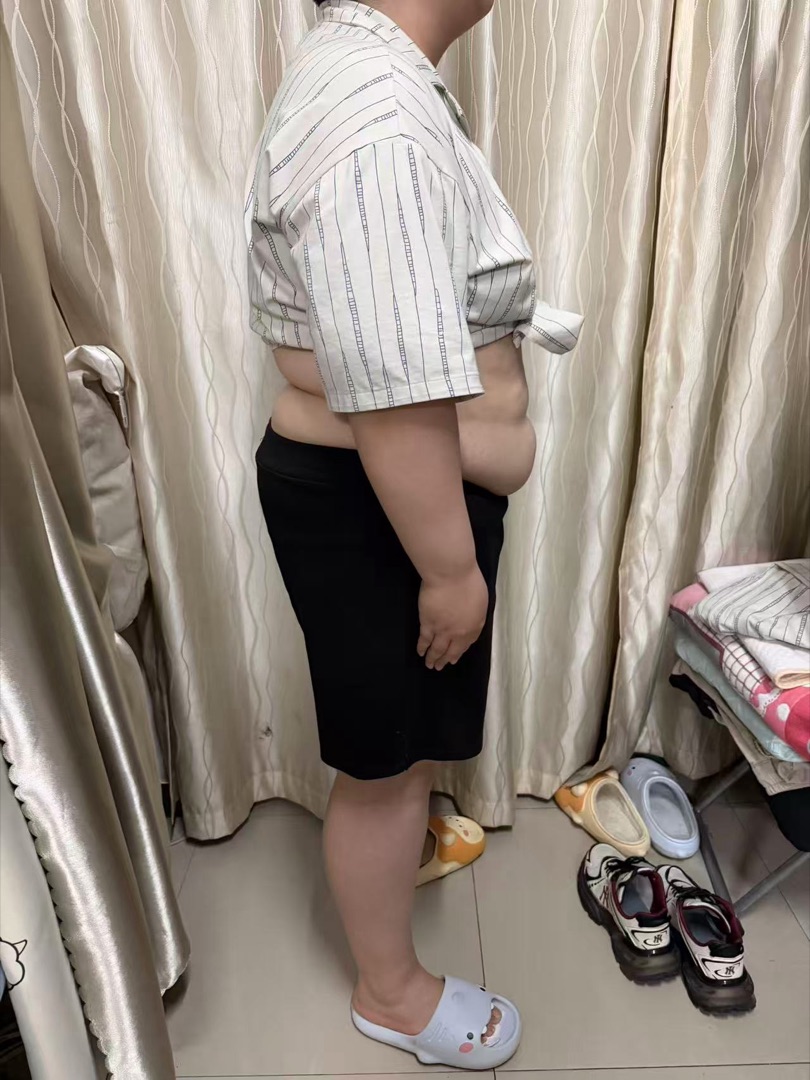 入营前体态侧照