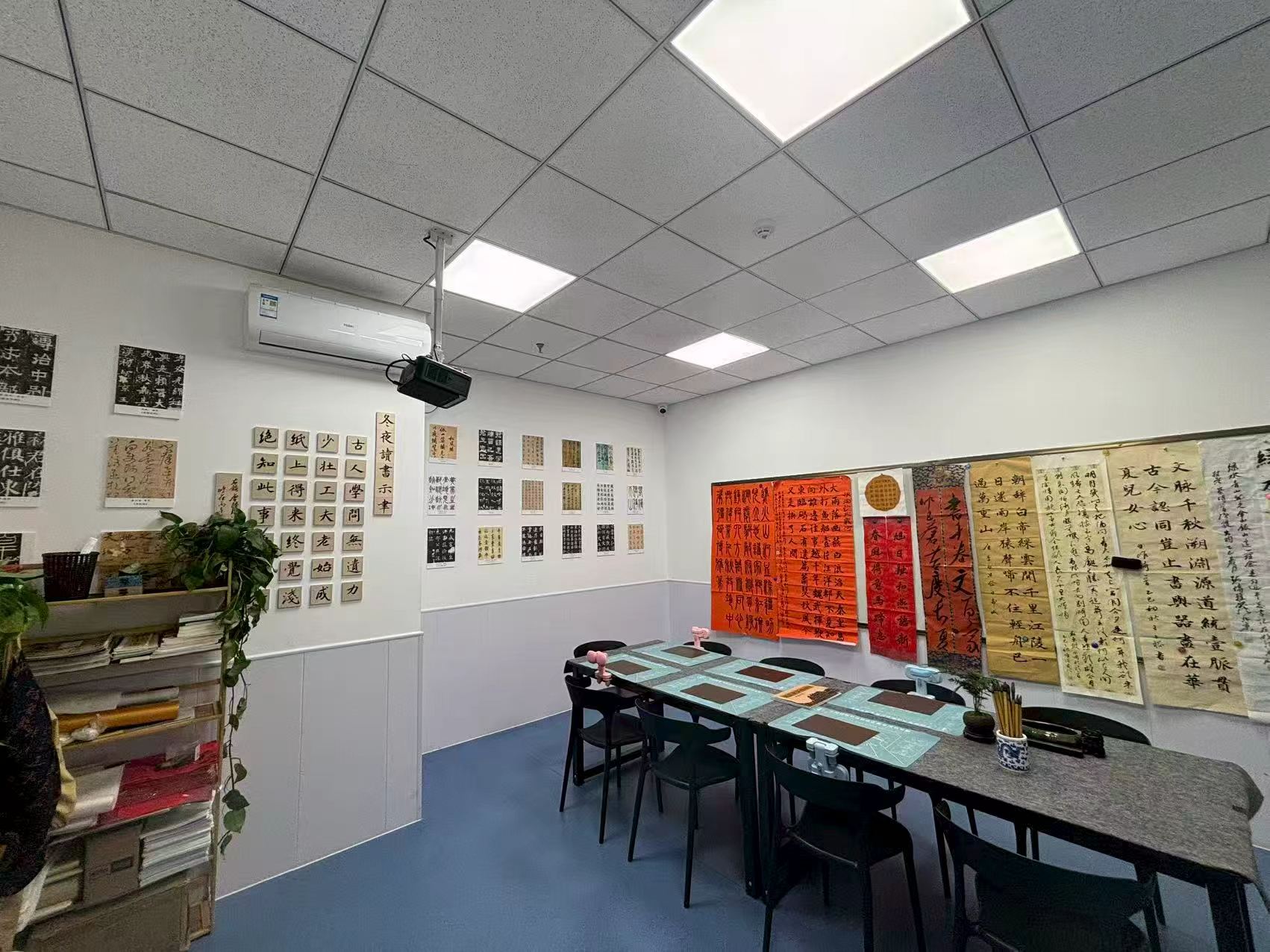 中新思教育东关校区书法教室与学员书法作品